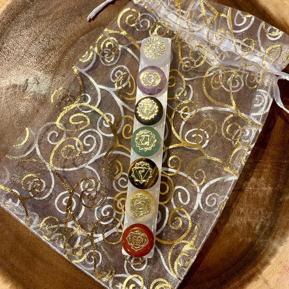 Chakra Balancing Selenite Wand - Picture 4 of 9